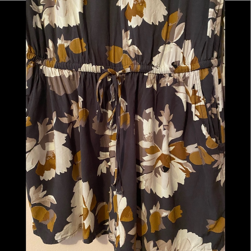 Old Navy floral romper. - Picture 3 of 4